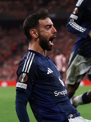 Người hùng Bruno Fernandes thề ‘sống chết’ cùng M.U vô địch Europa League