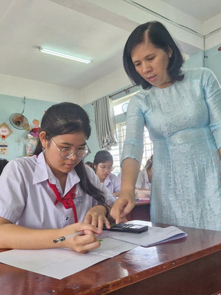 Học sinh 'chạy nước rút' ôn thi lớp 10: Cần điểm tựa giải tỏa tâm lý