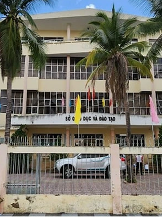 Hạ lương giáo viên hợp đồng ở Bình Thuận với những lý do gây tranh cãi