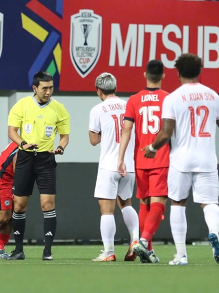 2 trọng tài Hàn Quốc điều hành derby CLB CAHN đấu Hà Nội: Từng thổi trận Việt Nam thắng Singapore