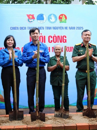Khởi công xây dựng nhà cho cựu thanh niên xung phong