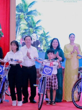 Thắp sáng những ước mơ của trẻ em