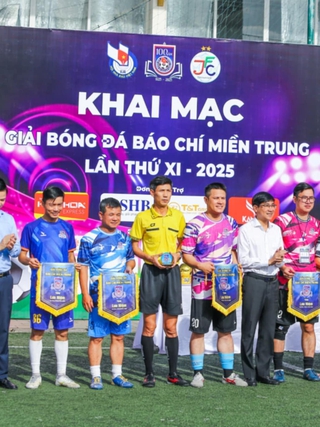 Giải bóng đá báo chí miền Trung 2025 khởi tranh đầy hào hứng