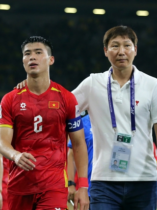 HLV Kim Sang-sik chia tay đội tuyển Việt Nam ngày 11.6, các cầu thủ về đá V-League