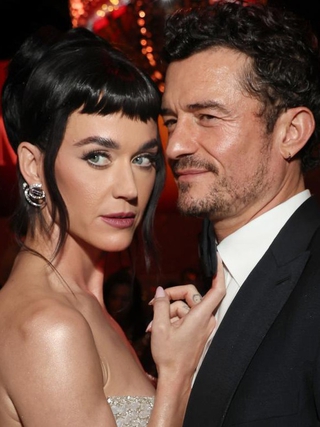 Katy Perry tháo nhẫn đính hôn giữa tin đồn chia tay Orlando Bloom