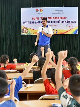 Dạy tiếng Anh miễn phí cho thiếu nhi khó khăn