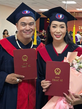 Trịnh Kim Chi, Hoàng Mập, Hạnh Thúy nhận bằng tốt nghiệp thạc sĩ
