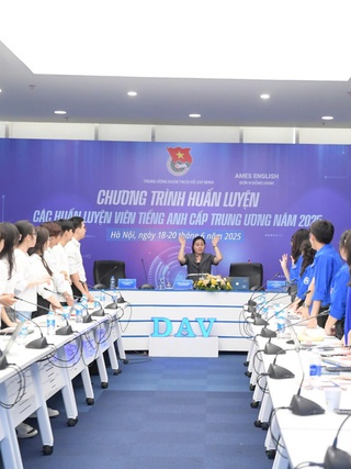 Huấn luyện tình nguyện viên dạy tiếng Anh miễn phí dịp hè