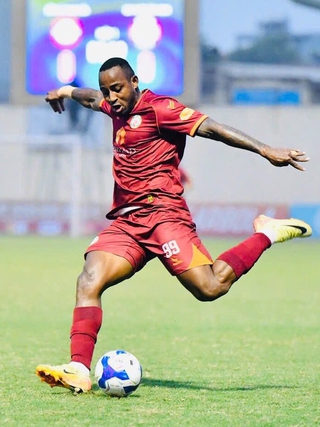 Bước ngoặt lớn của cuộc đua trụ hạng V-League: CLB Bình Định tự cứu lấy mình