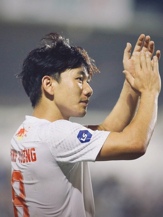 Minh Vương xúc động nghẹn ngào nói lý do chia tay HAGL, cảm ơn bầu Đức