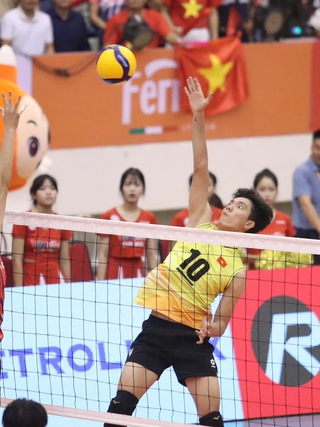 'Cỗ máy ghi điểm' Bích Tuyền báo tin không vui trước thềm giải AVC Nations Cup