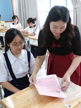 Giảm áp lực cạnh tranh thi lớp 10