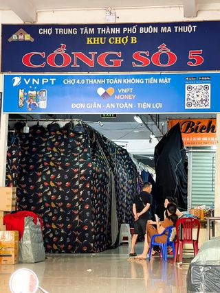 Tiểu thương đồng loạt đóng cửa ki ốt, chợ trung tâm Buôn Ma Thuột vắng bất thường