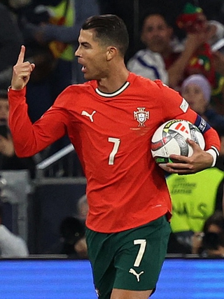 Ronaldo vượt Yamal cùng Bồ Đào Nha vô địch UEFA Nations League