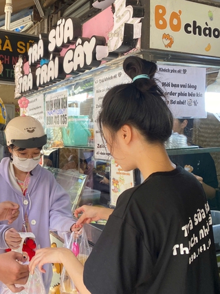 Sinh viên làm thêm dịp hè: Mức lương cao coi chừng điều này...