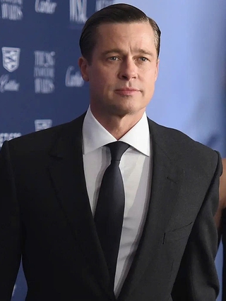 Brad Pitt yêu cầu được xem tin nhắn riêng tư của vợ cũ Angelina Jolie