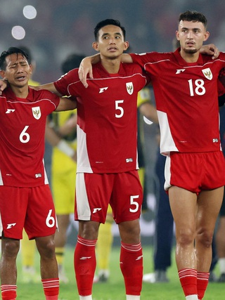 Chuyện lạ: Bóng đá Indonesia cho phép 8 ngoại binh ra sân cùng lúc, nội binh ‘khóc thét’