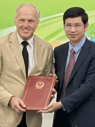 Huyền thoại golf Greg Norman được tái bổ nhiệm cương vị Đại sứ Du lịch Việt Nam