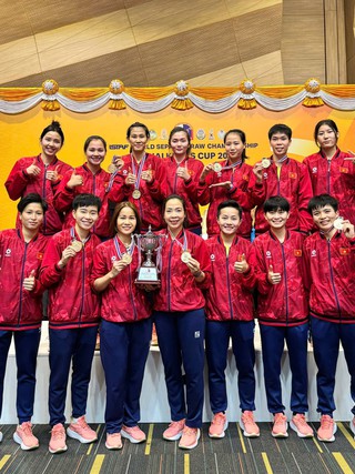 Cầu mây nữ Việt Nam vô địch thế giới, HLV vỡ òa: Áp lực cực lớn, các cô gái quá bản lĩnh