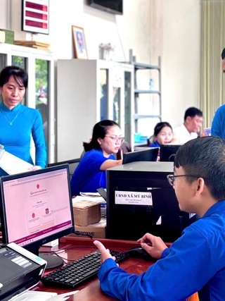 Tăng cường kỹ năng số hỗ trợ chính quyền 2 cấp và người dân vùng biên giới