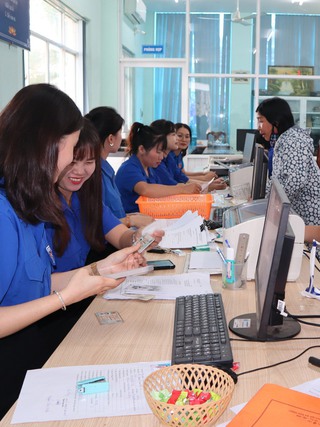 Hỗ trợ người dân tộc thiểu số sử dụng dịch vụ công trực tuyến