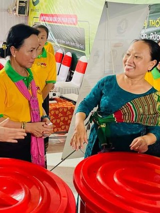 Chị Hồng ‘yêu rác’