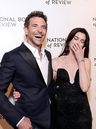 Anne Hathaway hé lộ người bạn thân nhất ở Hollywood
