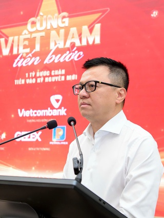 Một tỉ bước chân 'cùng Việt Nam tiến bước'