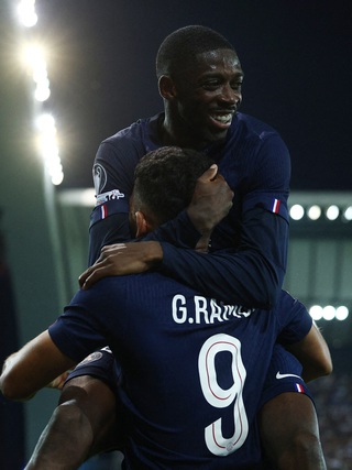 Canh bạc của HLV Enrique thắng lớn, PSG đánh bại Tottenham để giành Siêu cúp châu Âu