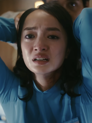 Kaity Nguyễn đóng vai tiếp viên hàng không dù chỉ cao 1,55m, nhà sản xuất nói gì?