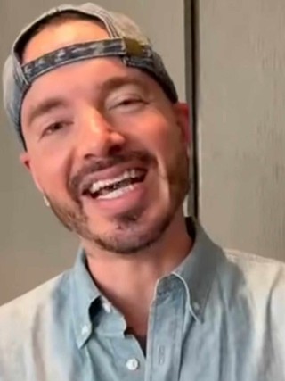 'Ông hoàng Reggaeton' J Balvin chào fan Việt, sẵn sàng cho đêm diễn ở Hà Nội