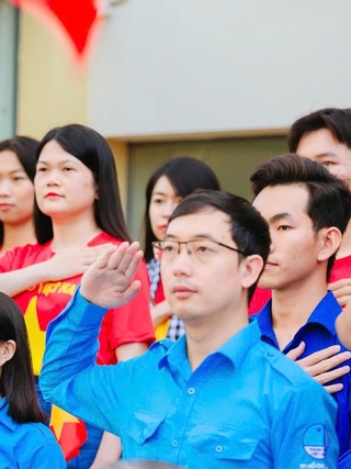 Sáng nay, lễ chào cờ 'Tôi yêu Tổ quốc tôi' diễn ra nhiều điểm trên cả nước