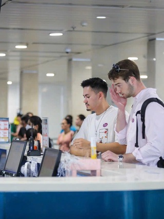 Mở luồng visa kép hút du khách và nhà đầu tư