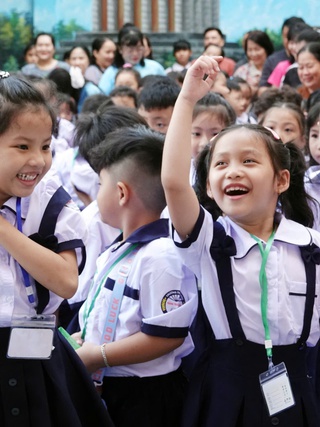 Nụ cười trong trẻo ngày tựu trường của học sinh lớp 1 TP.HCM