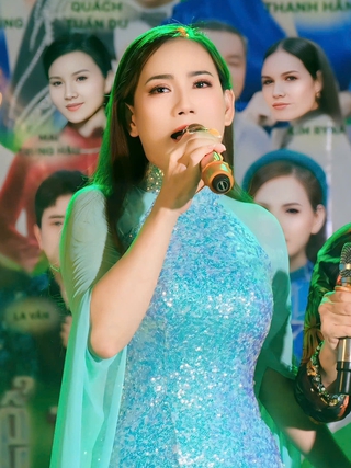 Ca sĩ Hồ Như Ý tiết lộ cuộc sống sau chương trình 'Solo cùng bolero'
