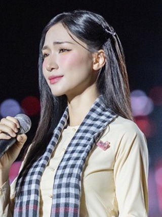 Hòa Minzy nói gì khi bị so sánh với Mỹ Tâm?