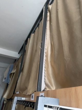 Hộp ngủ bí bách, thiếu an toàn: Vì sao nhiều sinh viên vẫn thuê?