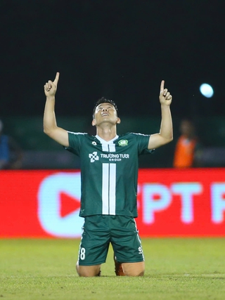 Hết cảnh 'dành cả thanh xuân để trụ hạng', Minh Vương tự tin lên V-League cùng Công Phượng
