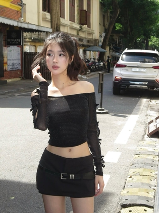 Phá cách táo bạo với chân váy mini