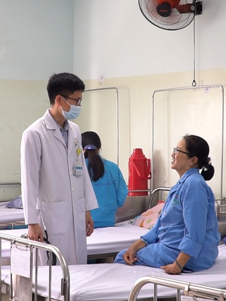 Bác sĩ nội trú: Phải đánh đổi những gì để được vinh quang?