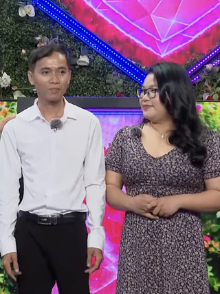 Chồng cũ đi tu, cô gái đến 'Bạn muốn hẹn hò' tìm hạnh phúc mới