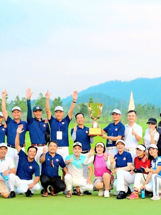 CLB golf họ Bùi lần đầu tiên vô địch kịch tính giải các dòng họ 
