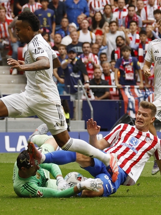 Sai lầm nghiêm trọng phá hỏng ‘phép thuật’ của HLV Alonso, Real Madrid thua thảm trận derby