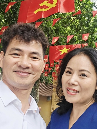 NSND Xuân Bắc hội ngộ 'vợ ba' Hồng trong 'Sóng ở đáy sông' sau 25 năm