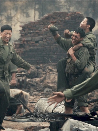 'Mưa đỏ' lập kỷ lục mới