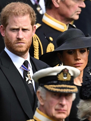 Meghan Markle bị từ chối gặp mặt Nữ hoàng Elizabeth II những ngày cuối đời
