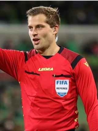 Lộ danh tính ông ‘vua’ bắt trận U.23 Việt Nam quyết đấu Ả Rập Xê Út, nữ trọng tài VAR người Úc