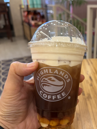 Highlands Coffee ngưng bán trà sen vàng, trà vải do Công ty Đồ hộp Hạ Long cung cấp