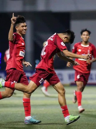 Trường ĐH Công nghệ Đồng Nai - Trường ĐH Giao thông vận tải TP.HCM: Tóe lửa!