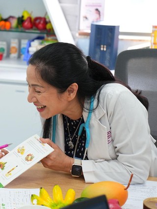 Có phải trẻ càng uống nhiều sữa sẽ càng tăng chiều cao?